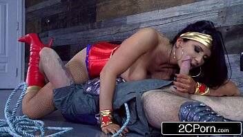 Xvidio mulher maravilha fazendo sexo oral gostoso com macho tarado