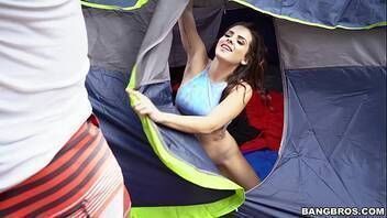 Keisha Greys dando buceta na barraca