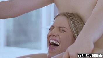 Gatas gostosas fazendo sexo anal com macho dotado