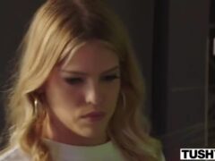 Loira de bunda gostosa levando piroca com tesão