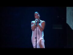 Anitta Deixa Todos de Boca Aberta Com Performance Ousada de Calcinha e Sutiã