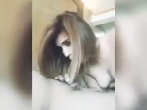 Karol Loira Ninfeta Dando Uma Mamada Arrebatadora Em Vídeo Caseiro