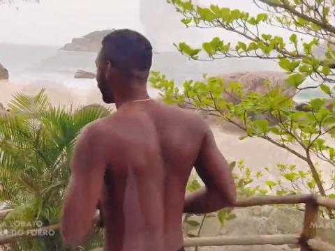 Wanessa Lobato, a safada do forró, dando o que quer na praia com um negão