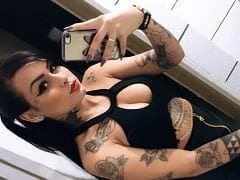 Evelyn Buarque toda sensual tocando uma bela siririca