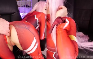 Novinha ousada arregaçada de cosplay em transa anal ao vivo para os fãs