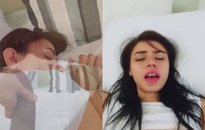 Novinha safada gemendo alto com o pau roçando na boceta apertada