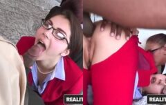 Executivas safadas entregando o rabo para dois negões numa suruba intensa