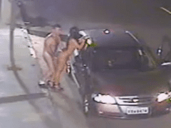 Flagrante de sexo no meio de uma rodovia