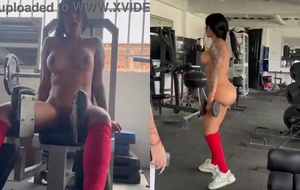Morena gostosa malhando pelada com suor escorrendo no corpo em dia de calor