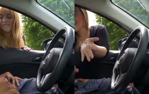 Tarada do trânsito ajuda malandro a gozar no carro em público
