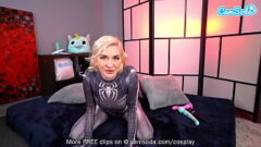Loira nua na webcam se masturbando gostoso demais